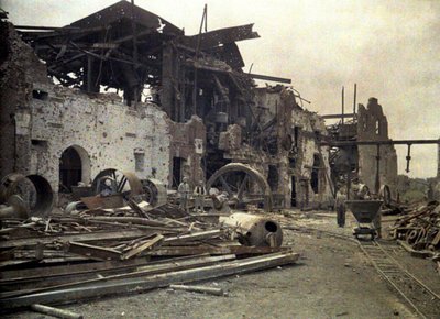 Ruines de la distillerie Vauxrot lourdement endommagée, Cuffies, Aisne, France, 1917 - Fernand Cuville